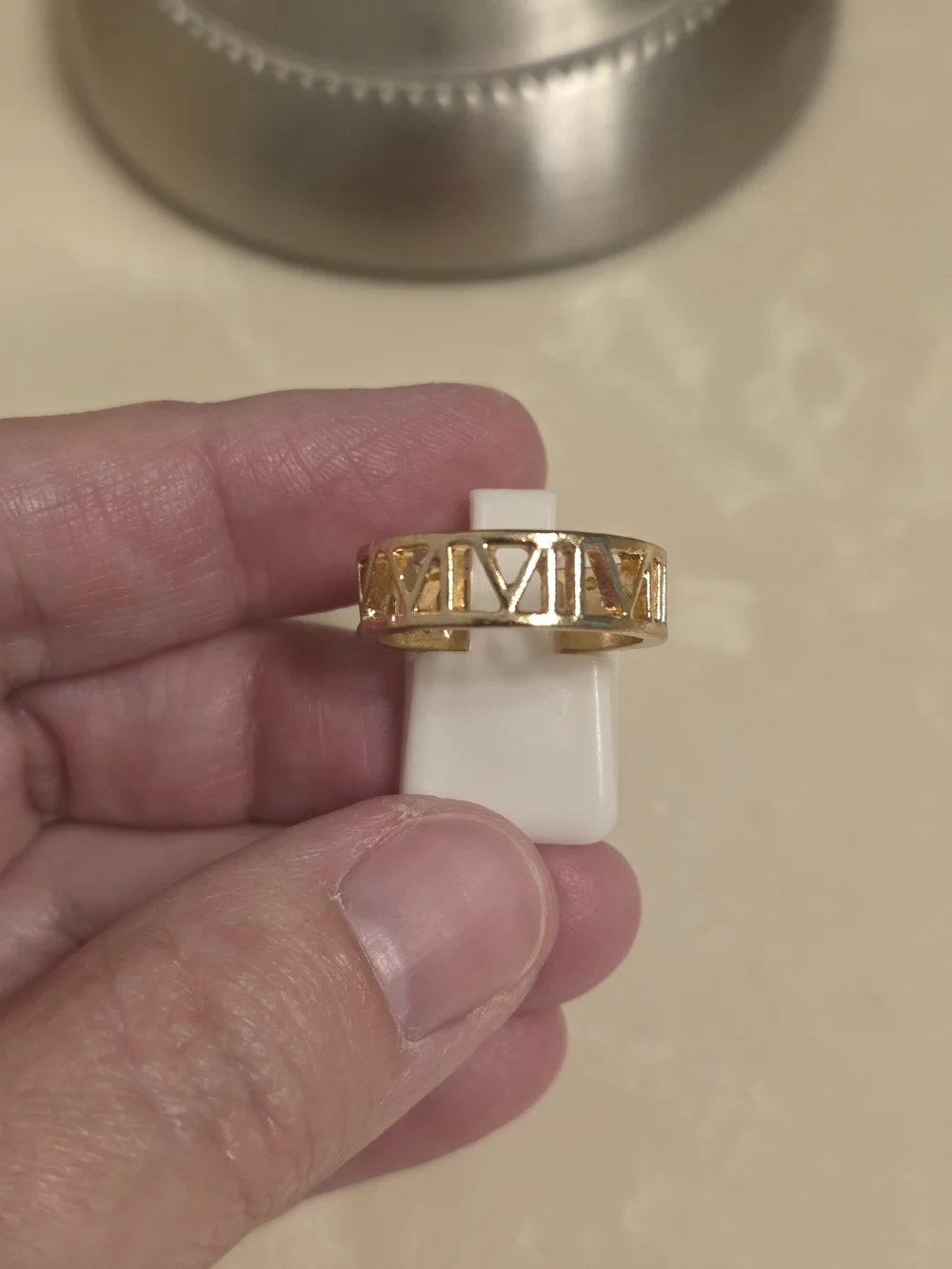 Men's Gold Roman Numeral Open Band Ring Size 8